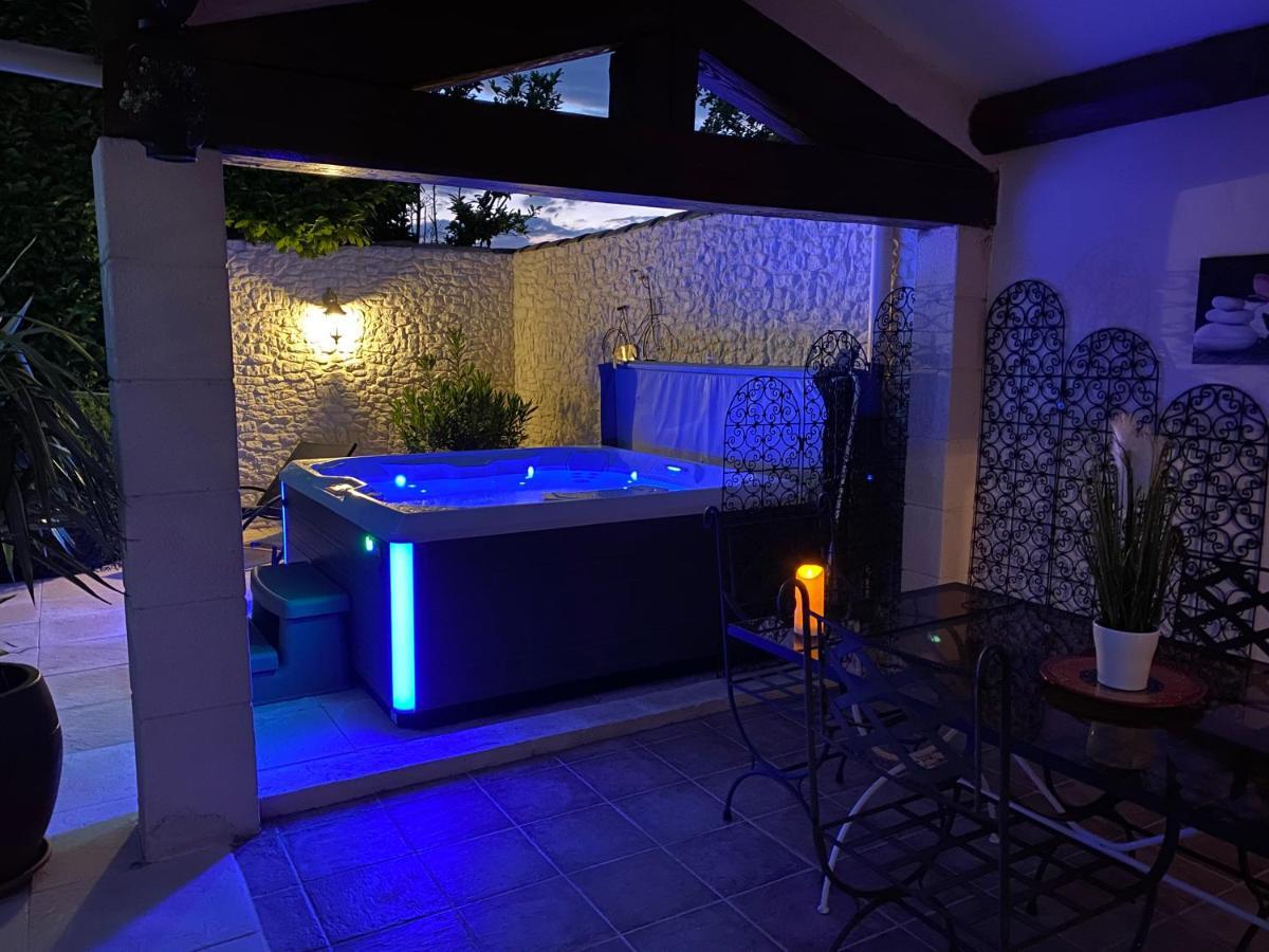 Mas Beau Soleil & Spa Cottages De Charme Avec Jacuzzi&Jardin Prives Saint-Rémy-de-Provence 外观 照片