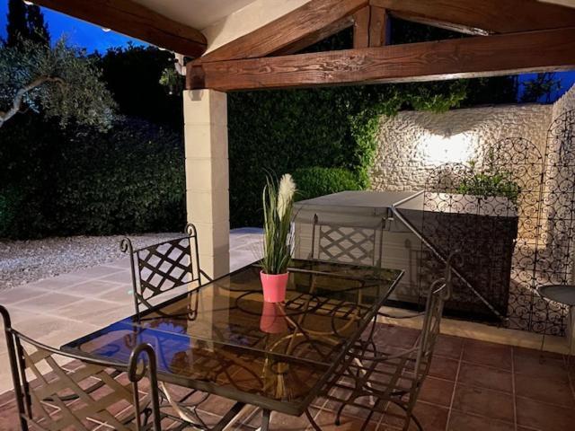 Mas Beau Soleil & Spa Cottages De Charme Avec Jacuzzi&Jardin Prives Saint-Rémy-de-Provence 外观 照片
