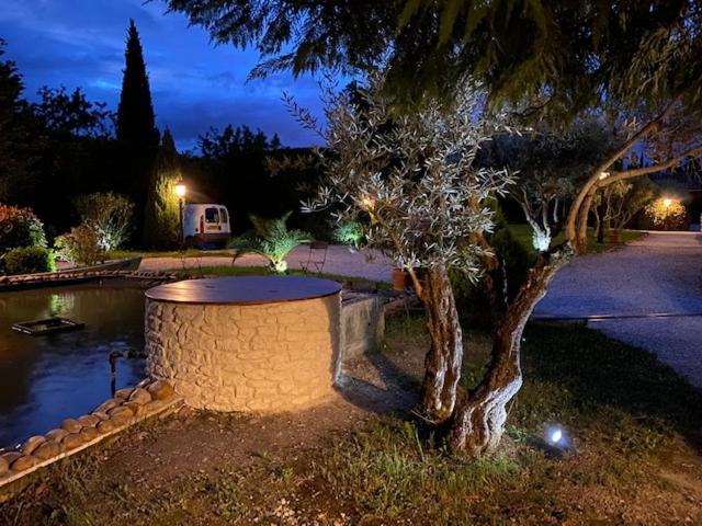 Mas Beau Soleil & Spa Cottages De Charme Avec Jacuzzi&Jardin Prives Saint-Rémy-de-Provence 外观 照片