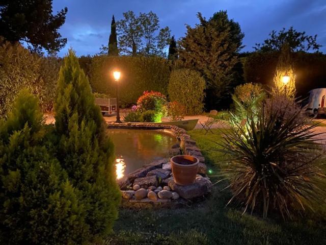 Mas Beau Soleil & Spa Cottages De Charme Avec Jacuzzi&Jardin Prives Saint-Rémy-de-Provence 外观 照片