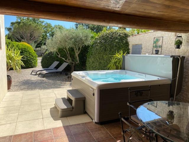Mas Beau Soleil & Spa Cottages De Charme Avec Jacuzzi&Jardin Prives Saint-Rémy-de-Provence 外观 照片