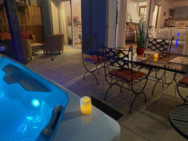 Mas Beau Soleil & Spa Cottages De Charme Avec Jacuzzi&Jardin Prives Saint-Rémy-de-Provence 外观 照片